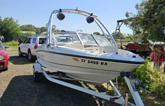 18' Open Bow Bayliner Rental