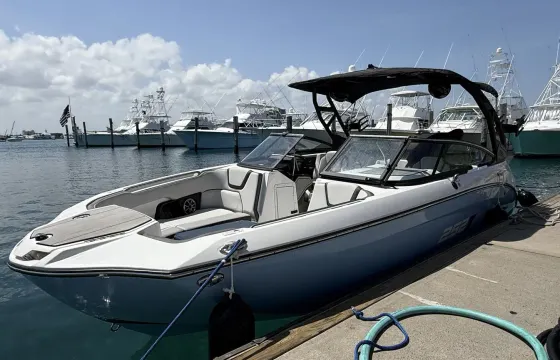 2024 Yamaha 252XE Yacht in Boynton Beach, Florida