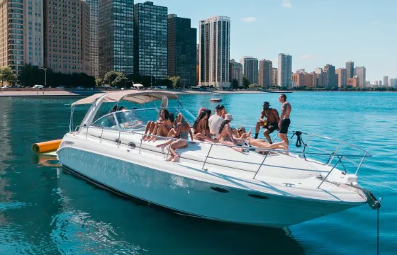 Enjoy Chicago! 46' Beautiful Sea Ray Yacht - Perfect for Parties