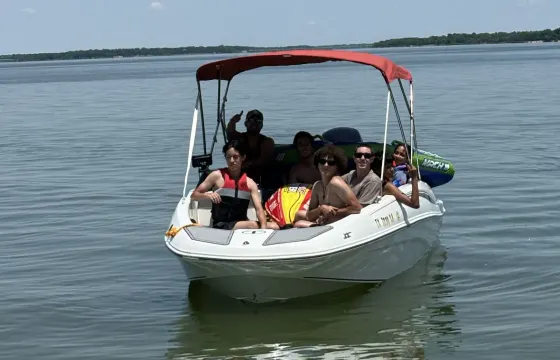 Fun and clean Tahoe T16 with captain and water sports!