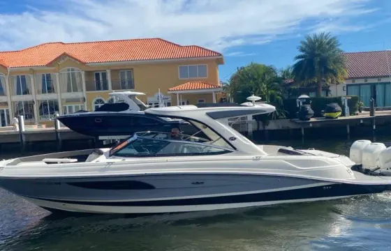 ''Gray Sea Ray'' Deck Boat Rental in Dania Beach, Florida