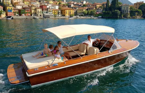 19ft Classic Boat Rental - Italian style