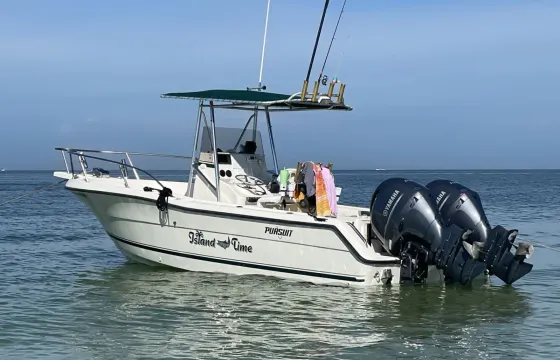 Ready for island time? Book our Pursuit 2470 Center Console today!