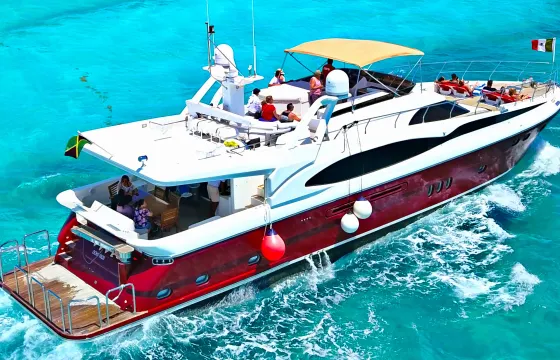 Luxury Super Yacht 85ft Dyna Craft with Jacuzzi