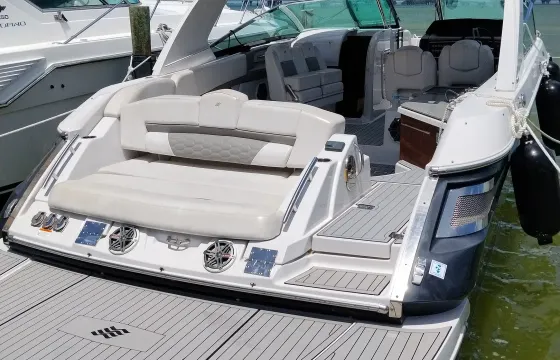 Enjoy Cancun in 35ft Four Winns for up to 8 guests!