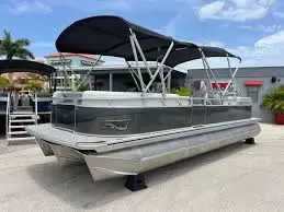 Family/Group Friendly 25’ Tritoon • Roomy, Stable, Powerful, 200HP