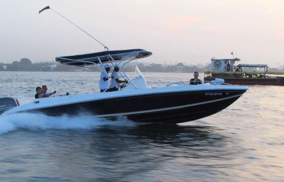 Rent this Bravo 30ft  for up to 12 people in Cartagena, Bolívar
