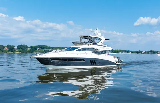 Beautiful 62' Sea Ray with Water Toys serving Long Island, NY