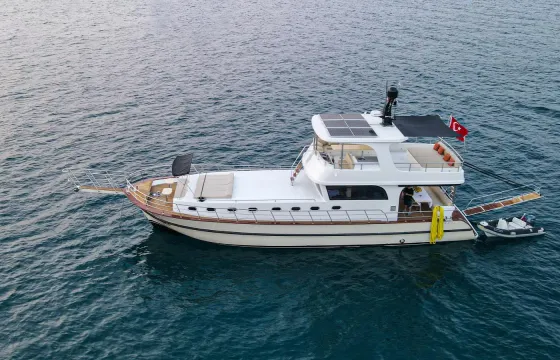 Luxury gulet with a capacity of 8 people in Gocek region