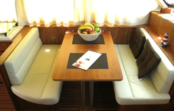LUXURY DAY TOUR - Motor Yacht with Skipper in Rovinj (Croatia)