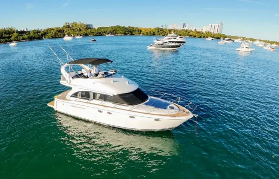 Meridian 45ft Flybridge Motor Yacht Charter in Miami