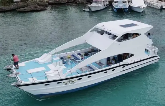 Luxury 60ft Chaparral Yacht in Punta Cana | 5-Star Crew & Captain Included