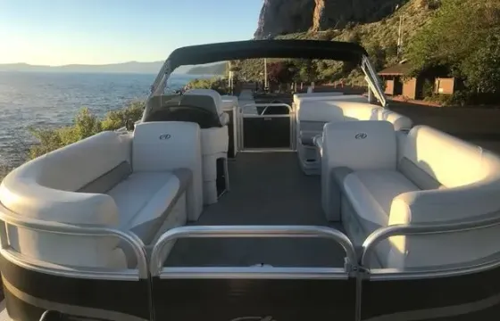 21' Avalon GS 2185 Pontoon Boat Rental Lake Tahoe