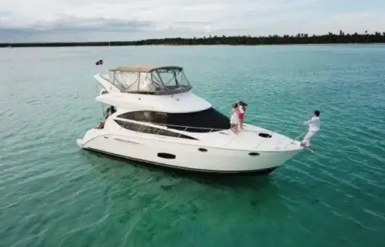 Meridian Yacht in Dominicus