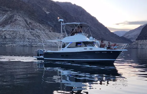 Lake Havasu: Fly Bridge Yacht for Charter!