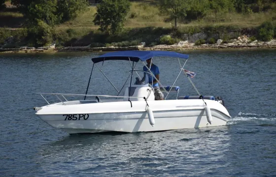 Motorboat Holiday 19 Open 80hp for Rent in Croatia