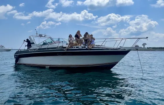 36' Wellcraft Grand Sport Yacht for Intimate Gatherings and Events in Chicago