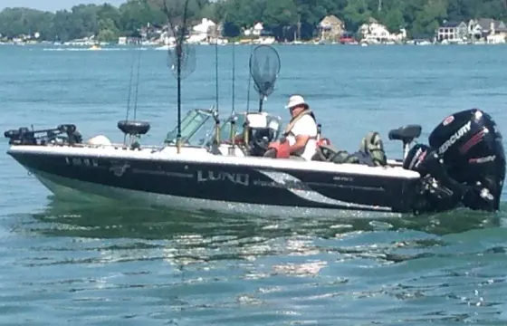20' Lund Bass Boat for 3 in Chicago, Illinois