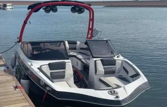 Chatfield Jet Boat w Captain (4-5 people)