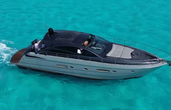 60ft Luxury Pershing Yacht in Cancún, Quintana Roo