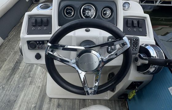 2019 Crest Luxury Tritoon w/ Captain and Fuel