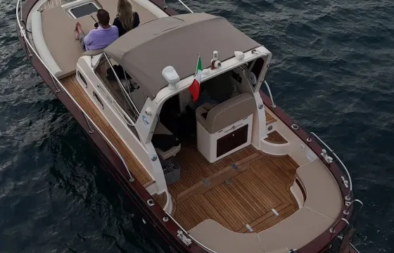 Private Tour Capri with 28ft Tecnonautica Gozzo in Sorrentino