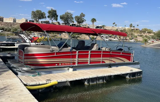 INCREDIBLE 26’ PREMIER TRI-TOON 250HP YAMAHA OUTBOARD