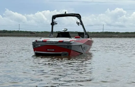 Axis T220 Wake Boat Rental | Lake Conroe | Captain Included