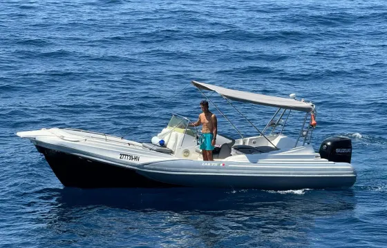 Zar Rib with 300hp in Hvar town