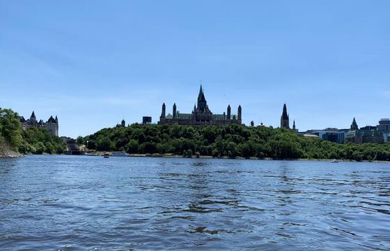 Versailles 26ft Pontoon Rental in Ottawa!