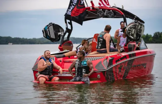 Wakeboarding & Tubing | $300hr | 8 PPL