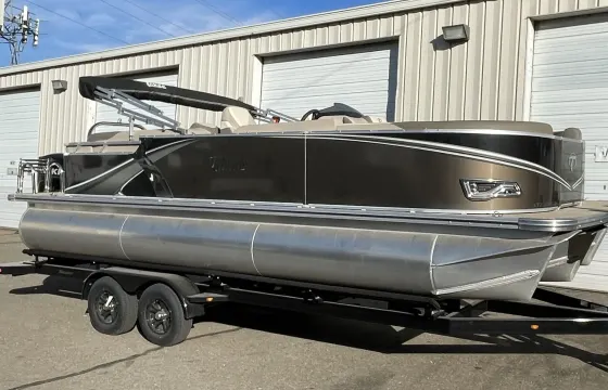 2023 NEW 23ft Tahoe Tritoon Cascade Quad Lounger