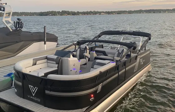 22' Viaggio Misty Harbor Tritoon in Montgomery