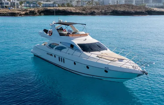 ITALIAN AZIMUT 62 MOTOR YACHT