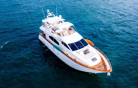 70ft Azimut Yacht for 12 in Puerto Vallarta with Captain, 3 Cabins, 3 Bathrooms