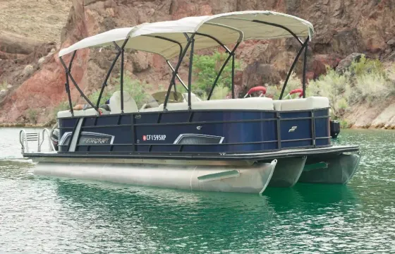 Full-Day Starcraft Pontoon Experience on Lake Havasu