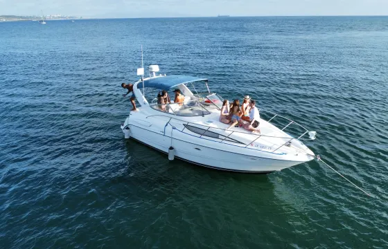 Twin Powered 32ft Bayliner Luxury Power Boat  🛥️