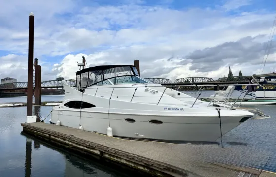 Luxury 33' Yacht: Overnight Private Stay Or Cruse With Us