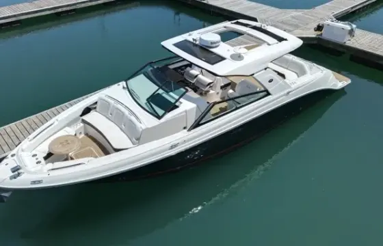 2020 Sea Ray SLX 400 Motor Yacht in Chicago, Illinois for 12 Guests