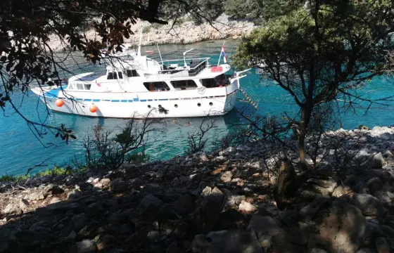 Cadabra Timeless Treasures Yacht - Nature, Tradition, and Cultural Charm