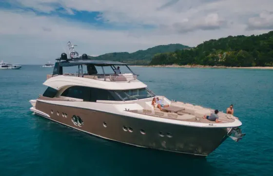 MCY 86 Motor Yacht in Phuket / 20 guests