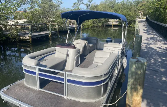 2021 Bennington 22ft Pontoon in Sieta Key