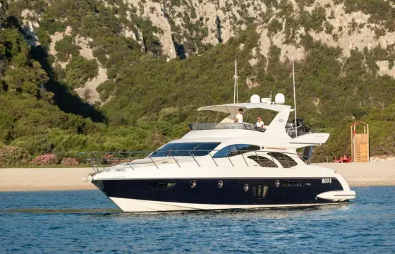Azimut 62 Fly EVO: Elegance, Performance, and Adventure