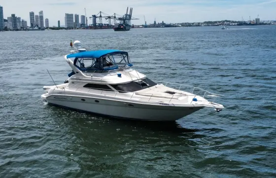 45 ft Sea Ray Express Bridge Yacht in Cartagena, Colombia