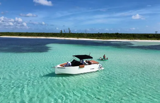 De Antonio D28 - Private Yacht Charter - Cozumel - El Cielo & Southern Adventure