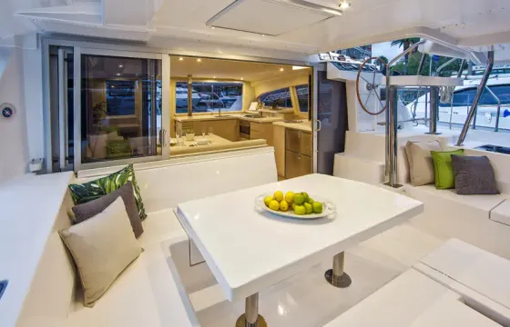 Luxurious 40ft Leopard Catamaran - Captain Included
