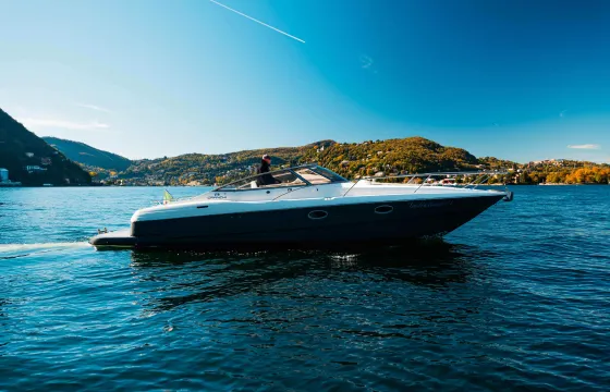 Amazing Boat Tour on Lake Como onboard 34ft Cranchi Motor Yacht