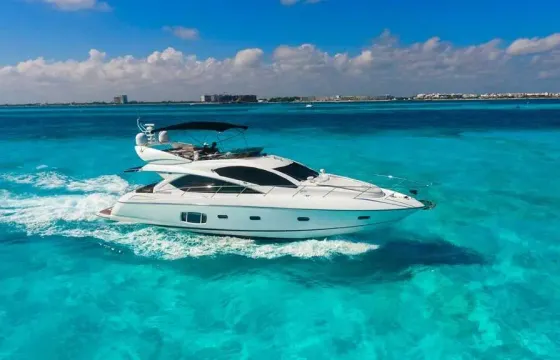 Sunseeker Flybridge 64ft Yacht In Cancún, Quintana Roo