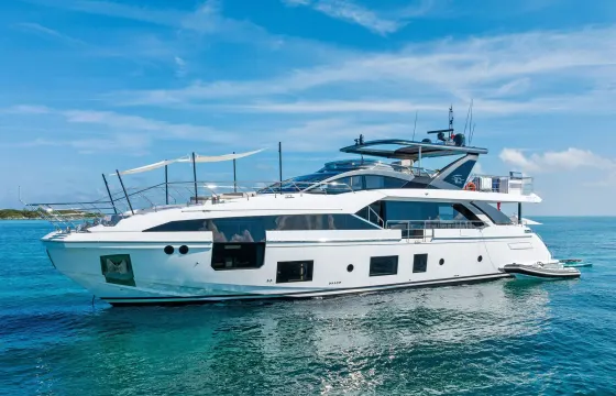 88' Azimut Luxury Yacht in Miami –  Ready to Cruise!