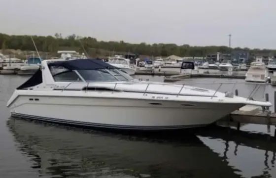 See Chicago like no one else can! Rent Sea Ray 350 Sundancer Motor Yacht!